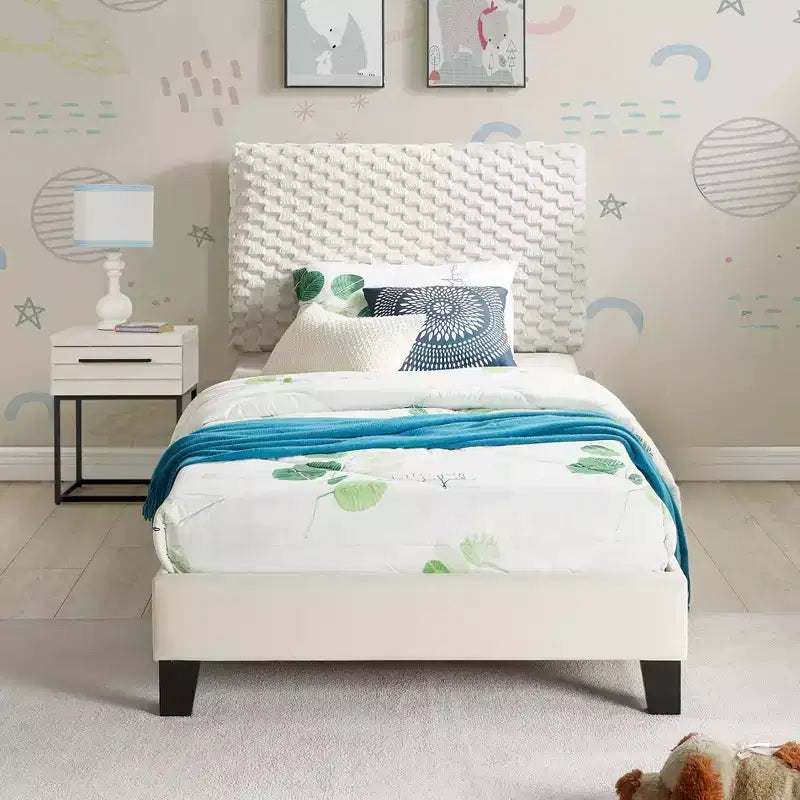 Ensemble de chambre Findlay 2 pièces, lit tapissé 3D moelleux avec table de chevet