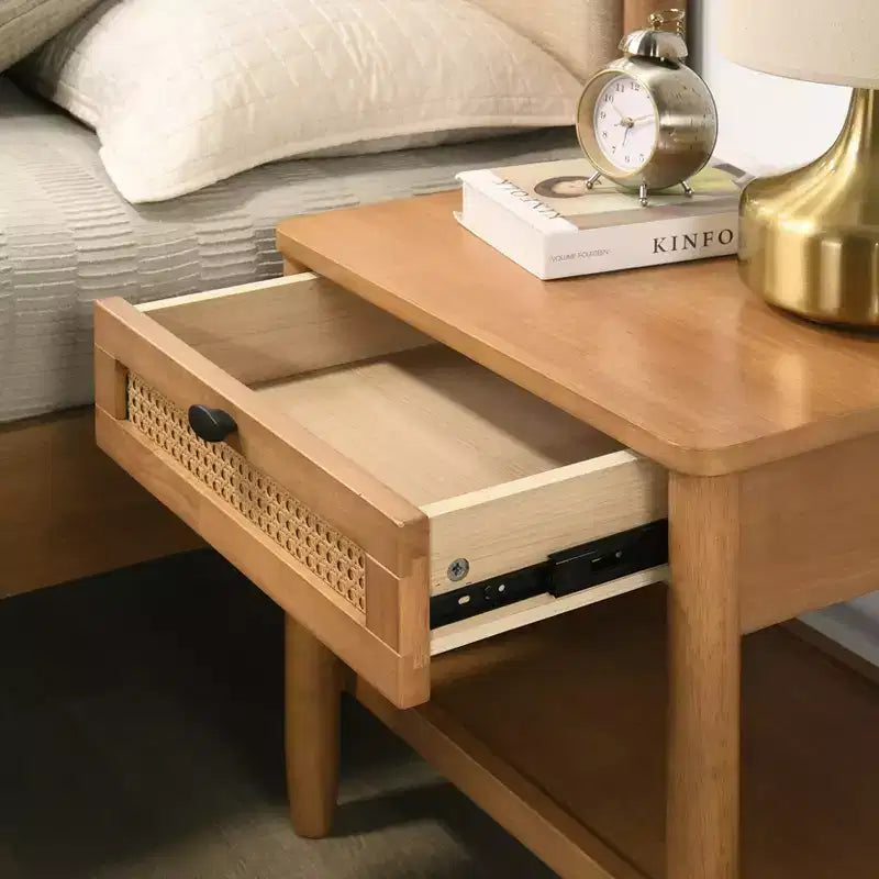 Ensemble de chambre à coucher 2 pièces en bois d'hévéa Vichy Roundhill Furniture, lit plateforme avec table de chevet