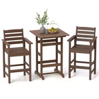 Ensemble de bar 3 pièces Costway pour terrasse, chaises de bar en PEHD avec table haute carrée, repose-pieds et dossier Bleu marine/Gris/Marron/Noir