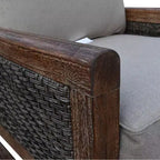 Ensemble de 3 pièces de sièges Courtyard Casual en teck FSC Bermuda Comprend : Deux fauteuils club et une table d'appoint carrée