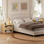 Table de chevet cannelée de 24 pouces de large avec station de recharge, 2 tiroirs, étagère ouverte, table de chevet en bois naturel, table d'appoint moderne du milieu du siècle pour chambre à coucher