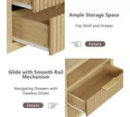 Table de chevet cannelée de 24 pouces de large avec station de recharge, 2 tiroirs, étagère ouverte, table de chevet en bois naturel, table d'appoint moderne du milieu du siècle pour chambre à coucher
