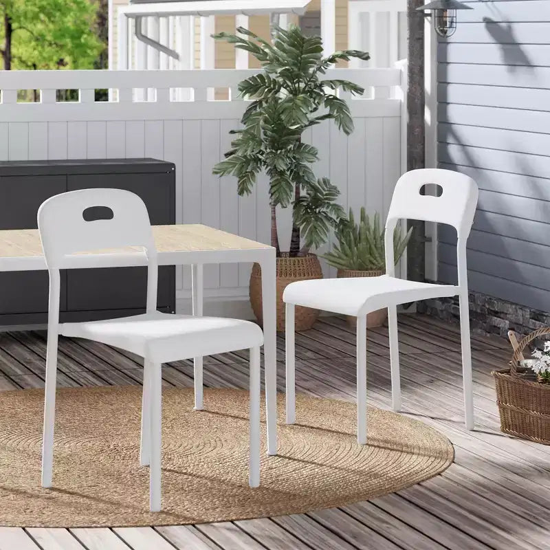 Chaises empilables en plastique avec pieds en métal - Dossier ergonomique, chaises de salle à manger résistantes aux taches pour cuisine, bureau, salon et extérieur
