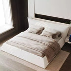 Lit plateforme rembourré King Size avec tête de lit en velours de forme spéciale, cadre en métal et bois massif Beige