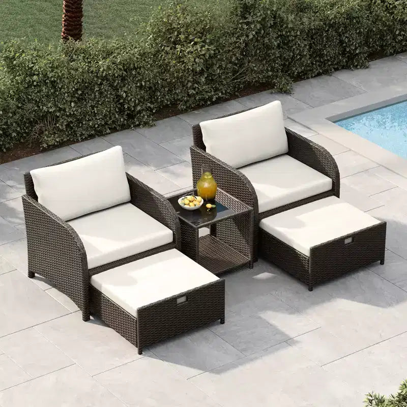 Salon de jardin 5 pièces en osier, avec table basse en verre trempé, fauteuils avec poufs et coussins pour jardin et terrasse.