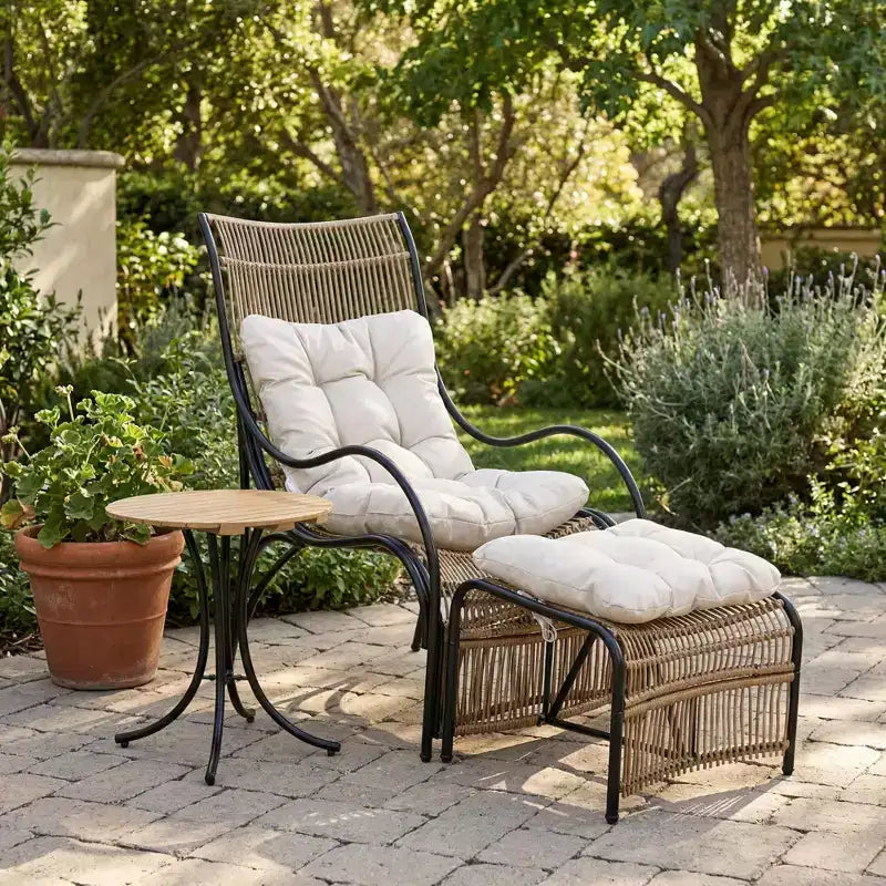 Ensemble de mobilier de jardin 3 pièces avec ottoman et table d'appoint, fauteuil en osier avec coussins pour terrasse, balcon et jardin, beige naturel