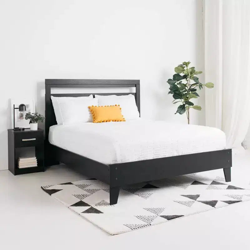 Lit plateforme Finch noir : Style moderne, cadre en MDF, pas besoin de sommier tapissier