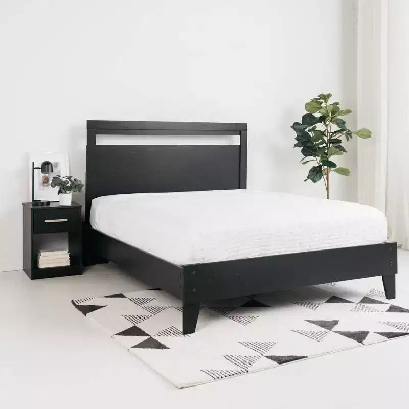 Lit plateforme Finch noir : Style moderne, cadre en MDF, pas besoin de sommier tapissier
