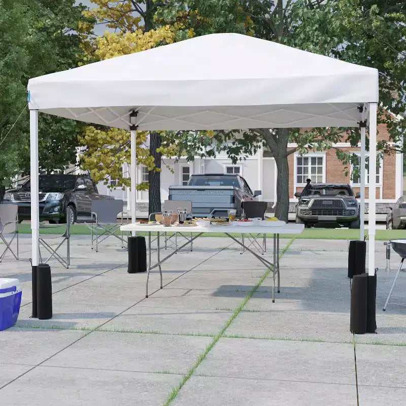 Ensemble de tentes de fête/de hayon Emma et Oliver pour événements extérieurs avec auvent pop-up et étui à roulettes et table pliante avec poignée de transport